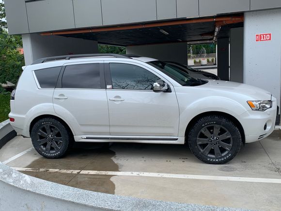 2011 2.2 Diesel with 235/60R18’s