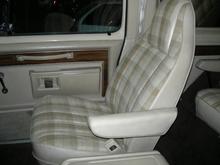 royal se trim inside