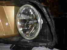 7)LightandHousing1

Shows front view of mounted headlight.