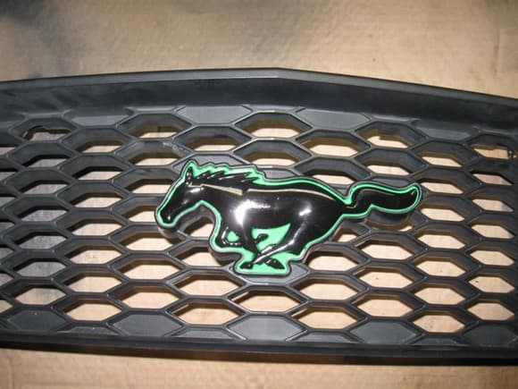 mustang grille 01