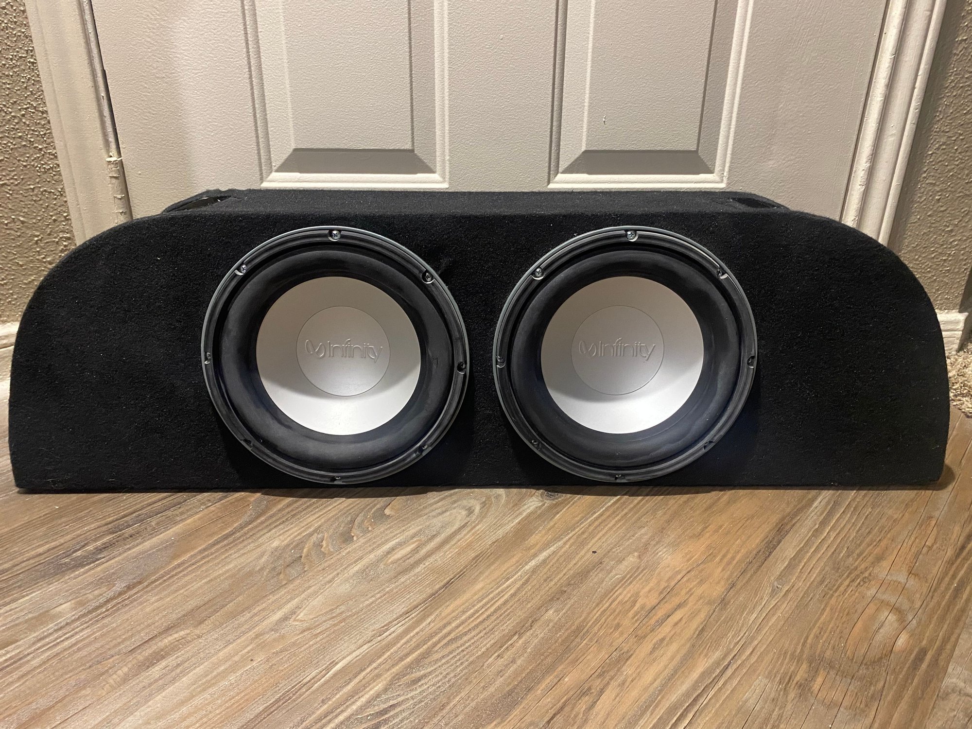 350z loaded custom dual 10” Sub box Nissan 350Z and 370Z