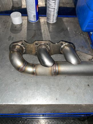 I completely scraped the driver’s side manifold and started with a new flange and angled everything towards the rear