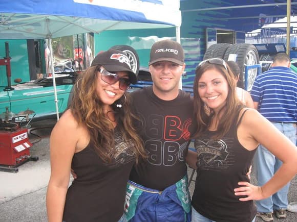 Da1grl &amp; Ashley Z hangin out with Tyler McQuarrie, Falken Tire 350Z Professional Driver