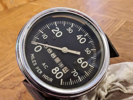 VINTAGE SPEEDOMETER AC DELCO ELECTRIC AC 80 MPH