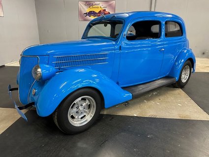 1936 Ford Sedan