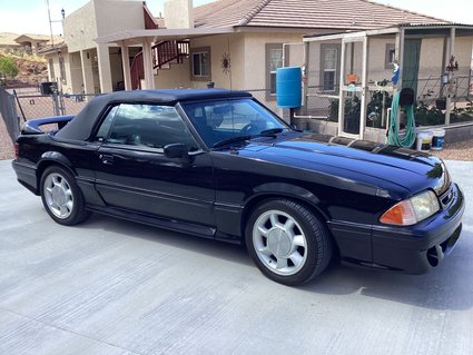 V8, GT convertible mustang