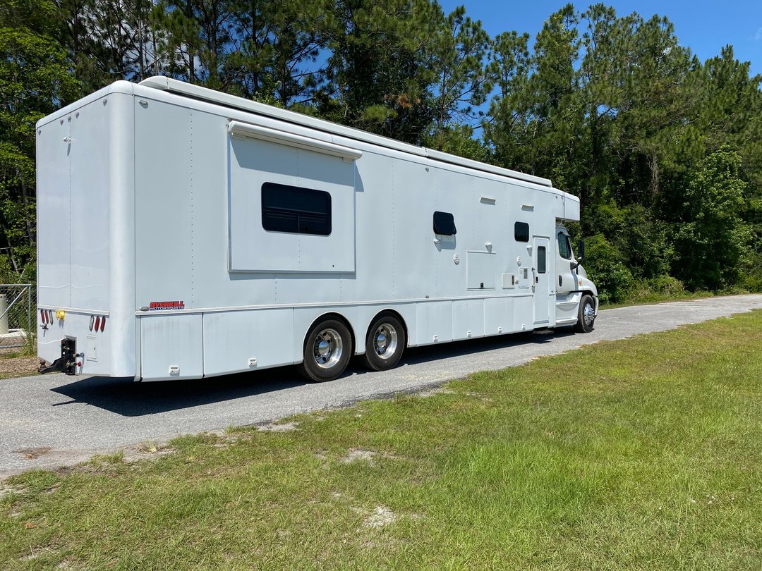 2015 NRC 45’ Tandem Axle Super C Motorcoach for Sale in Kingsland, GA