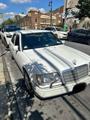 1995 Mercedes-Benz E320  for sale $7,995 