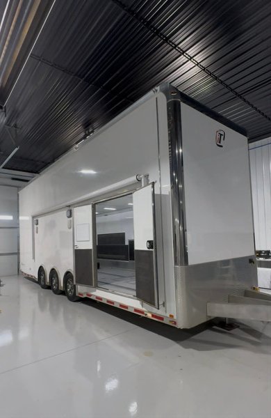 Intech all aluminum 30' stacker, loaded, water tanks