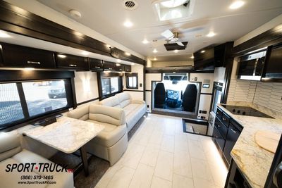 2025 Showhauler Motorhome Conversions SHK3052A-36 