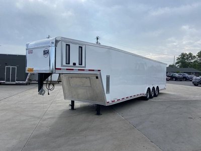 United USH 40' Gooseneck Race Trailer  for sale $44,500 