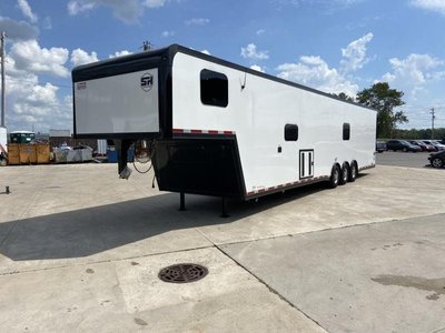 United USH 44' Gooseneck Race Trailer (Bathroom & S  for sale $79,995 