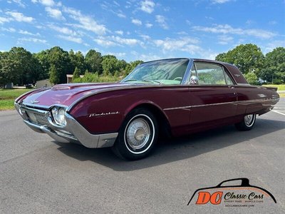 1961 Ford Thunderbird 