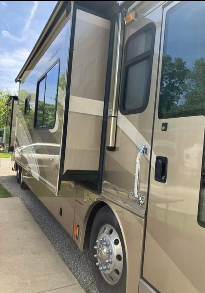 2005 Fleetwood American Tradition Diesel Pusher   for Sale $85,000 