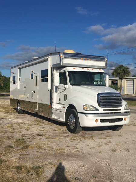 Haulmark/Freightliner for Sale $125,000