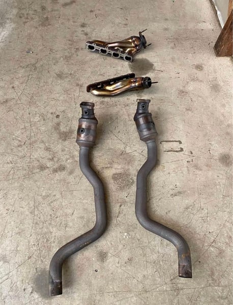 Hemi 6.4 headers and cats  for Sale $700 