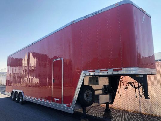 2002 40ft Featherlite Aluminum Stacker Trailer for Sale $42,000