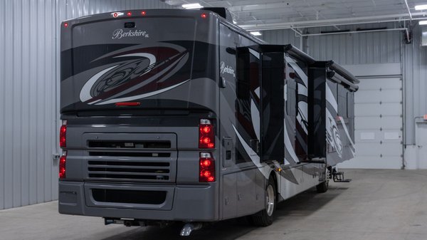 Used 2019 Berkshire XL 40D Class A Diesel Pusher Motorhome R