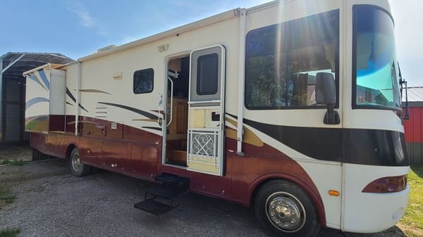 2005 Trail Aire by Chevrolet  for Sale $35,000 