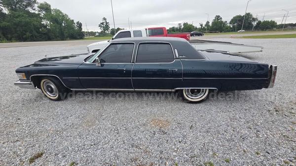 1976 Cadillac Fleetwood  for Sale $11,000 