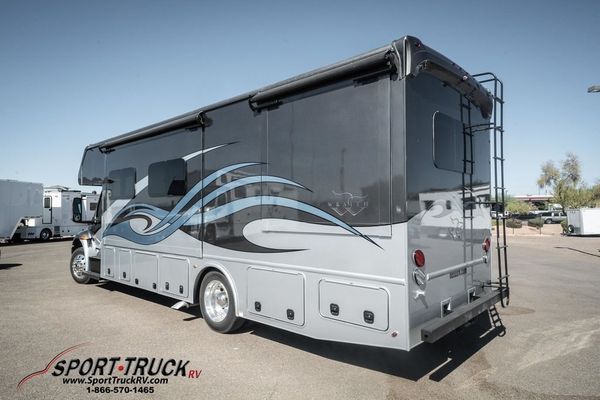 2021 NeXus RV Wraith Super 32W