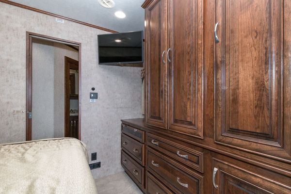 Used 2017 Haulmark Status 45MG toy hauler motorhome RV super for Sale $335,990