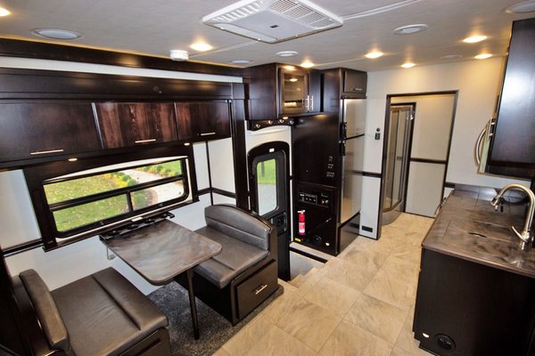 2017 Renegade 1700DS Sportdeck Toterhome