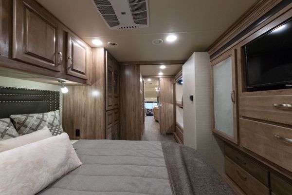 2019 Jayco Seneca 37FS Super C Motorhome RV 360HP