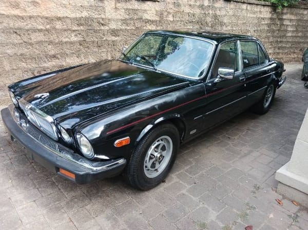 1987 Jaguar XJ6  for Sale $13,995 