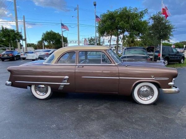 1953 Ford Crestline  for Sale $30,995 