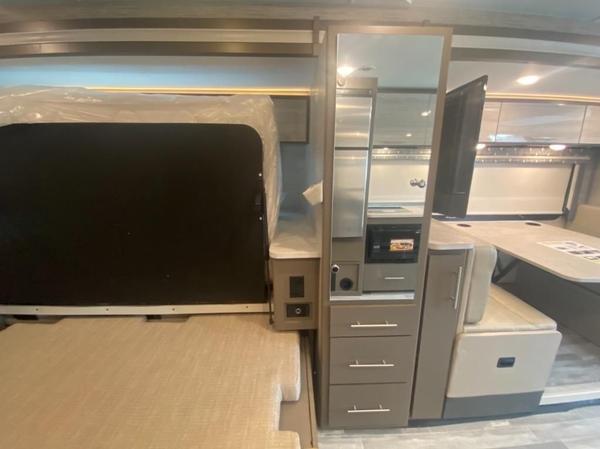 2022 Thor Motor Coach Vegas 25.6
