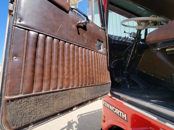1977 KENWORTH SEMI TRACTOR SHOW TRUCK CABOVER WITH SLEEPER for Sale $24,500