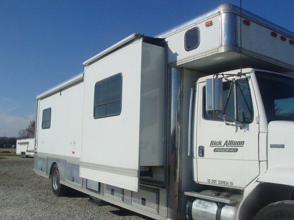 Freightliner FL112 28' Motorhome for Sale $95,000