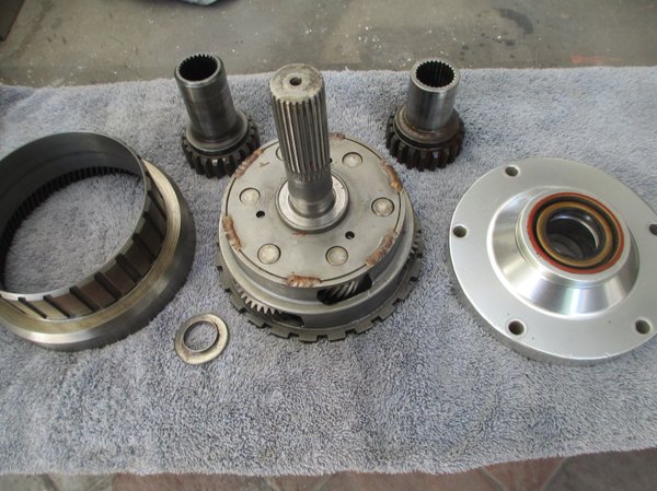 【中古】 Transmissions シン・リジィ Nissan / Infiniti Nissan OEM Manual Transmission Assembly w
