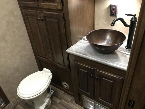 2018 Sundowner Trailers 46ft Silver Toy Hauler for Sale $70,155