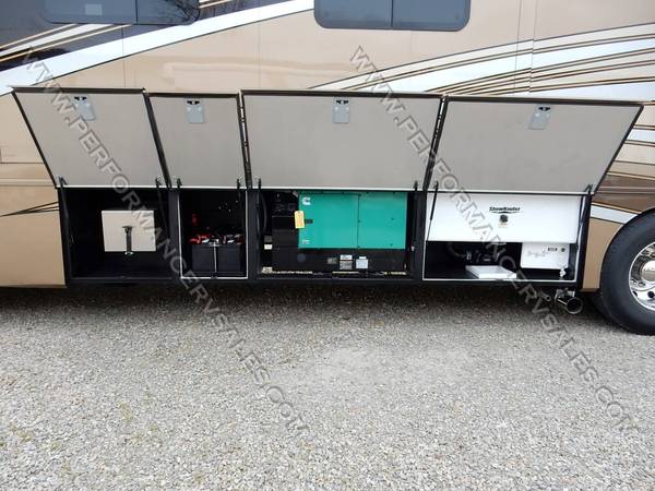 2019 40' Showhauler coach