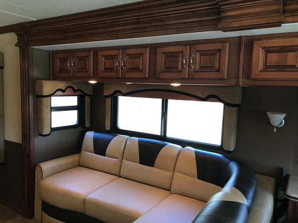 2013 Fleetwood Discovery 40X for Sale $142,500