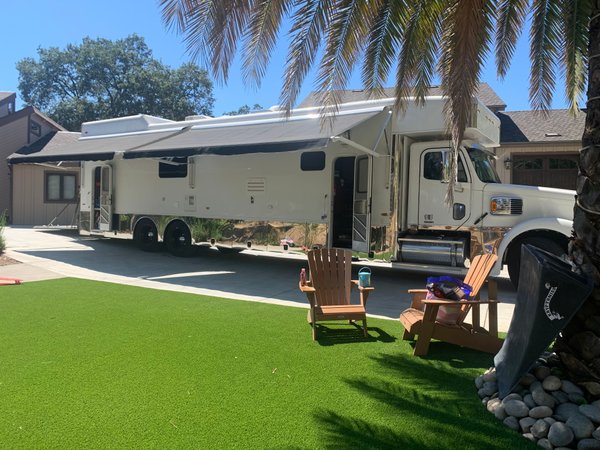 2007 United Specialty Freightliner Coronado Toterhome for Sale $195,000