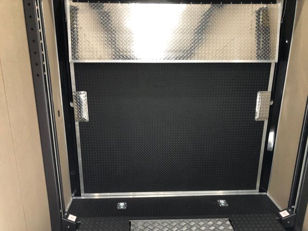 2022 30' Aluminum White Stacker