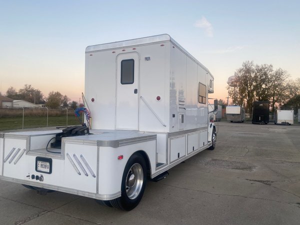 2001 FREIGHTLINER FL70 UNITED EXPRESSLINE 14' TOTER for Sale $100,000