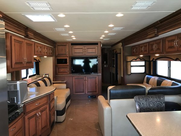 2013 Fleetwood Discovery 40X for Sale $142,500