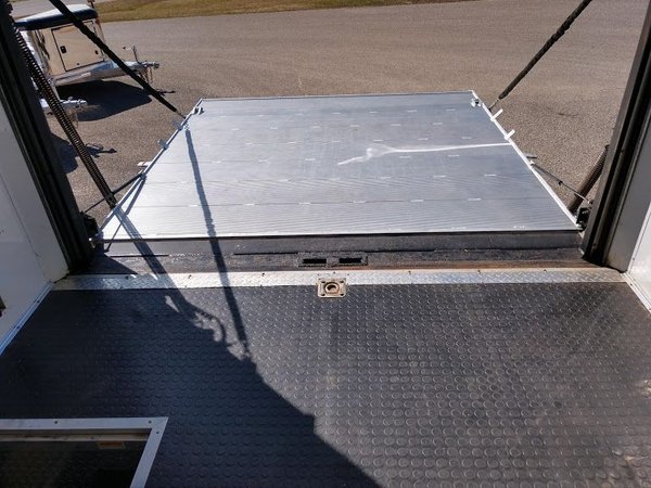 2006 Haulmark Motorgarage Mercedes 450HP 43' 1-Slides with B