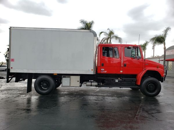 Freightliner 4x4 Quad Cab - automatic trans - low miles