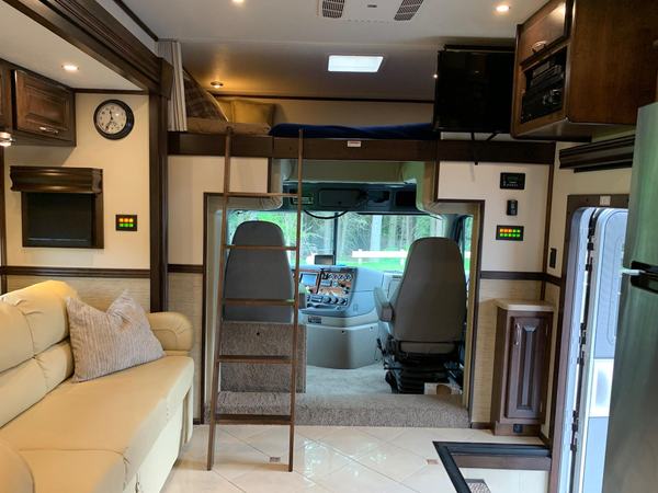 2017 Show Hauler Conversions Show Hauler 45GS for Sale $319,988