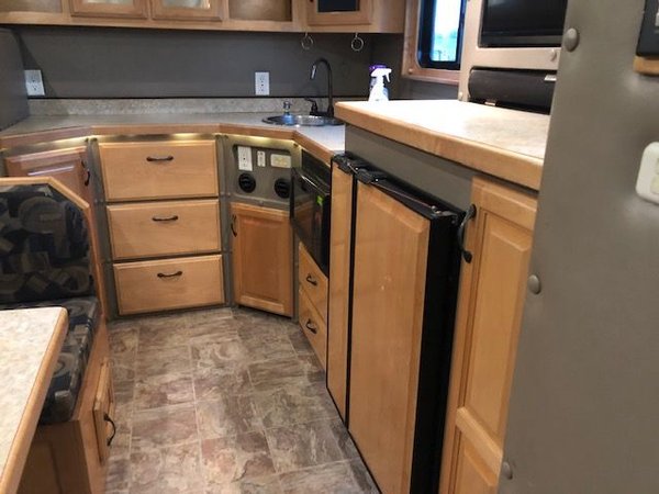 2014 Volvo W/ ARI Legacy Condo Cab - RV / Toterhome / Semi for Sale $92,500