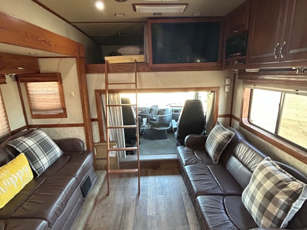 2005 Volvo Totorhome   for Sale $170,000 