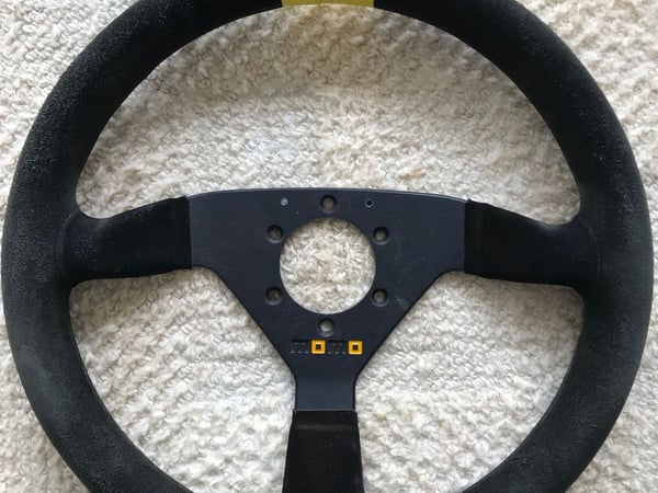 MOMO Steering Wheel 350mm (13 7/8") in diameter