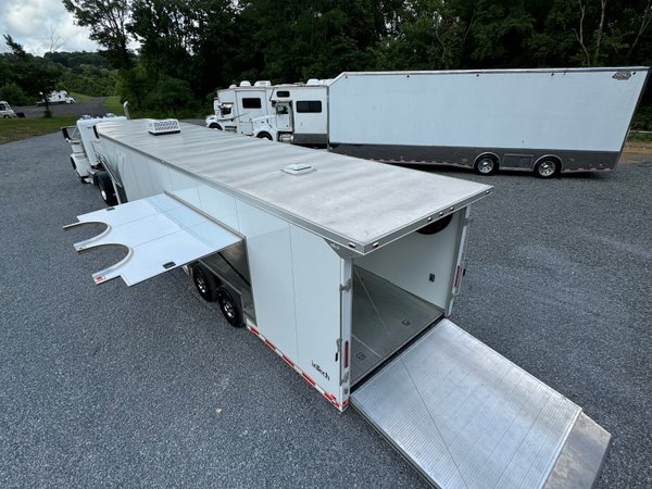 2023 40’ All Aluminum Intech Trailer 