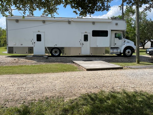 2003 Kenworth T300 Toterhome  for Sale $60,000 