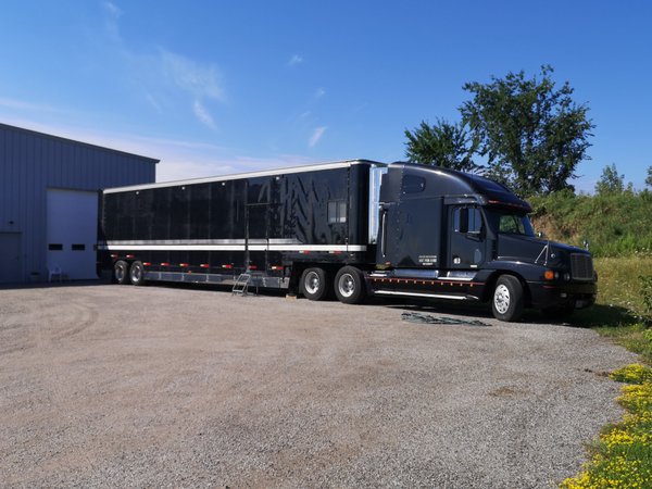 Great Dane / Freightliner 48ft combo Motor home  for Sale $72,500 